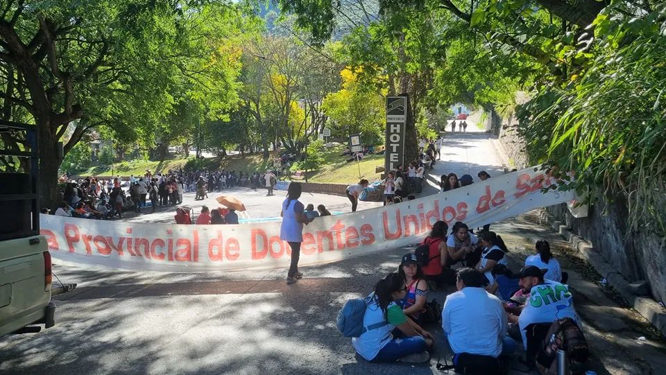 Miércoles de multitudinaria marcha en la ciudad (14)