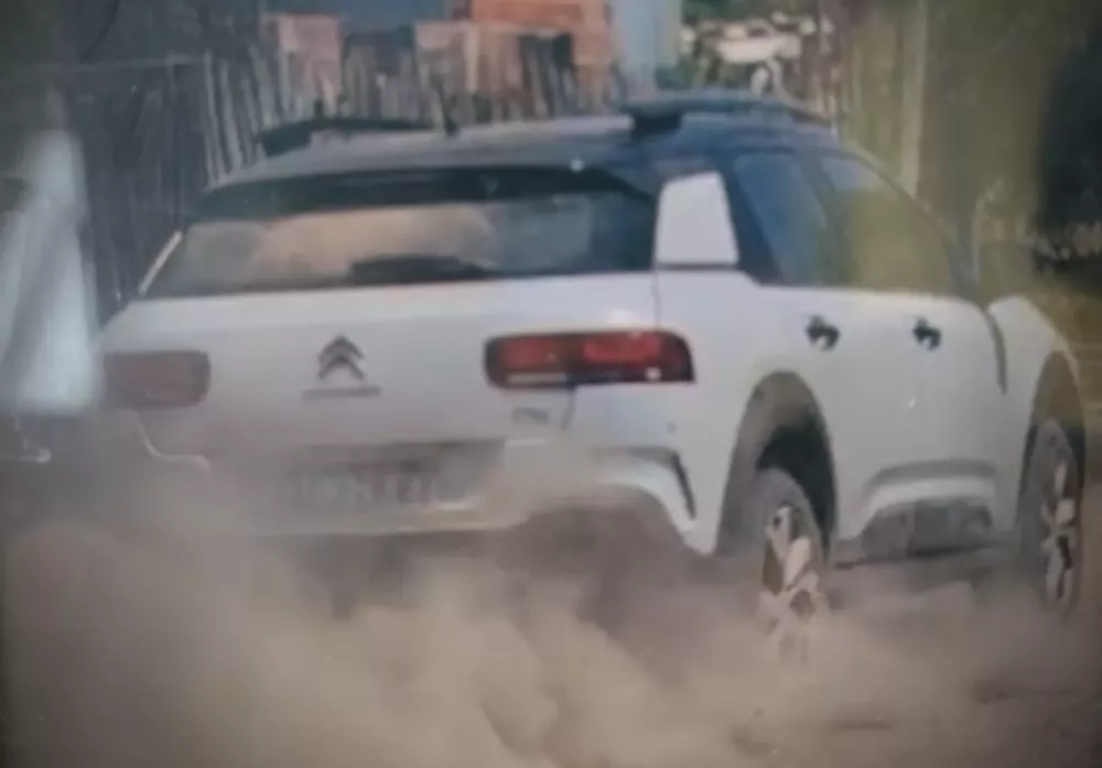 ORÁN - asalto a la casa Andreani el Citroen blanco