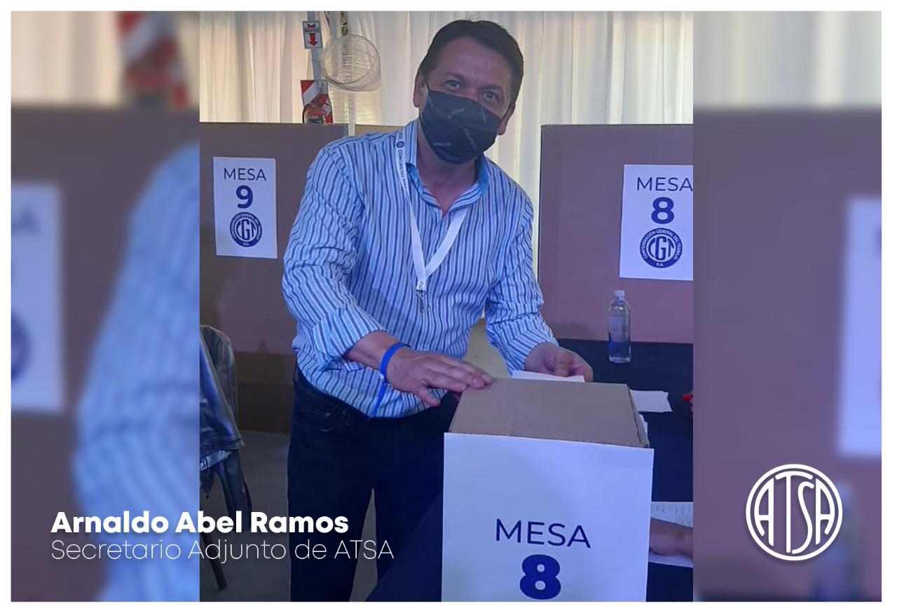 ATSa Arnaldo Ramos vota en ell congreso nac de la CGT