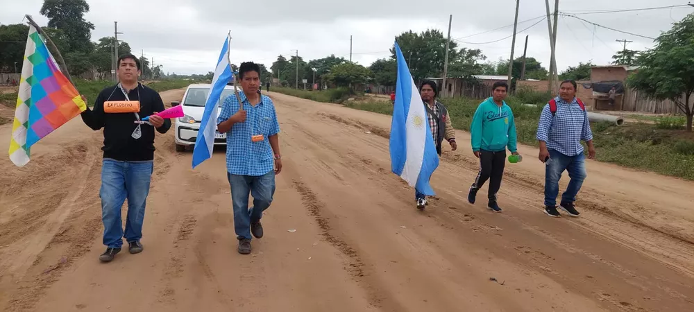 Maestros y caciques en la marcha contra las bombas (5)