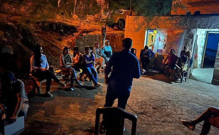 Felipe Biella en Barrio Autódromo zona alta de campaña 009