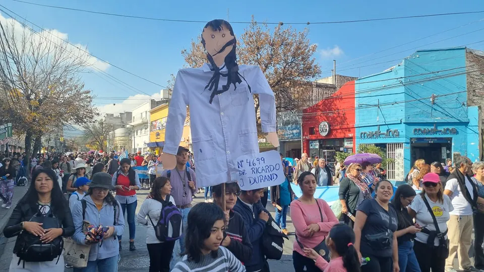 Miércoles de multitudinaria marcha en la ciudad (15)