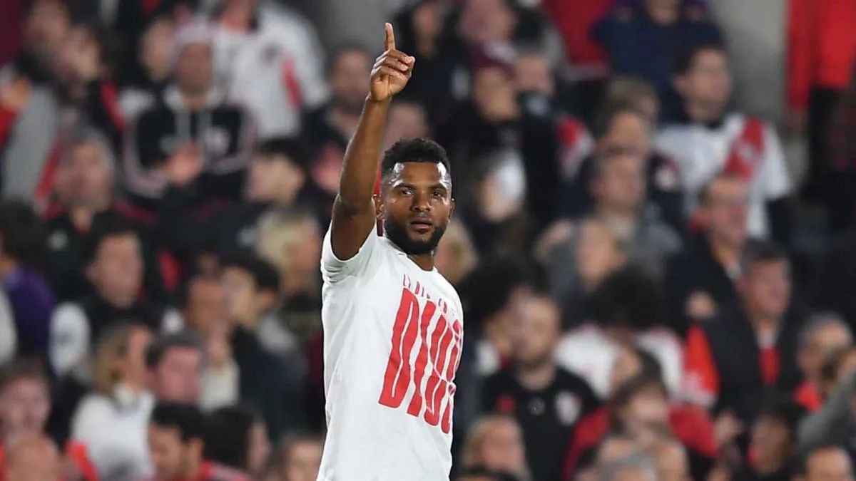 Miguel Borja el autor del penal