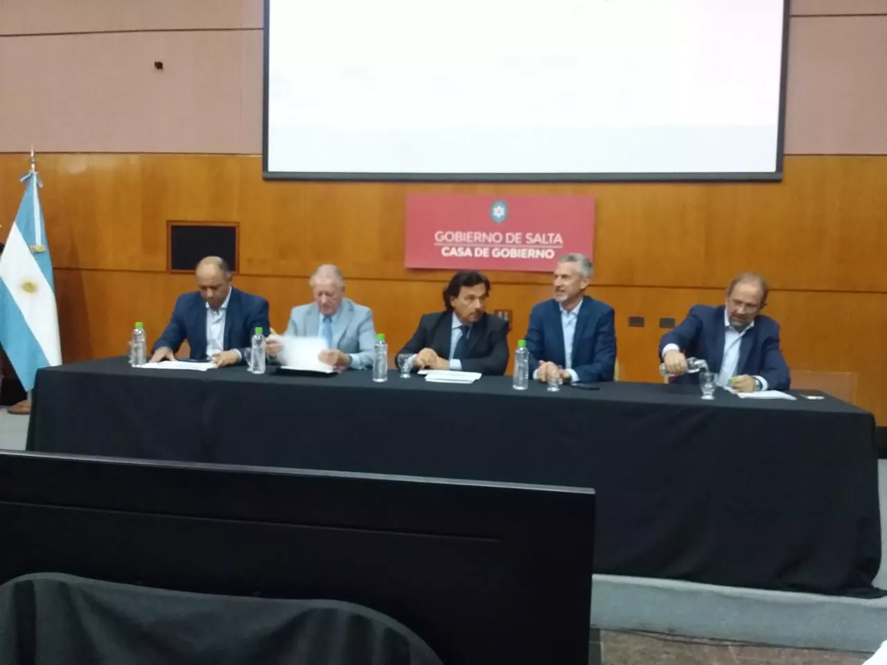 anuncio del Polo Deportivo