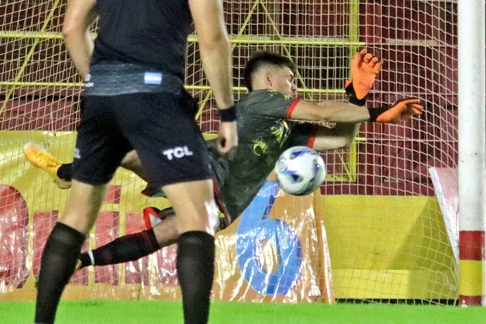 Di Fulvio atajo un penal