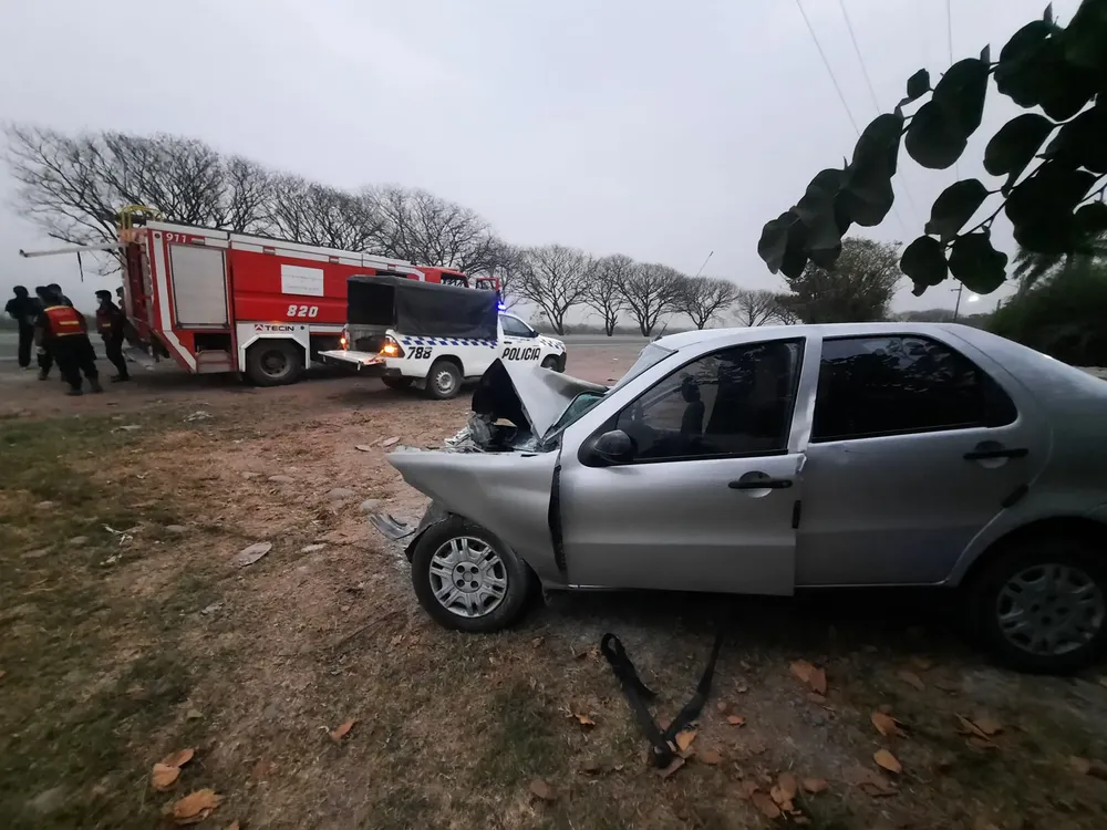 Salteño muere al chocar con su auto con un camión en la curva de calilegu (5)