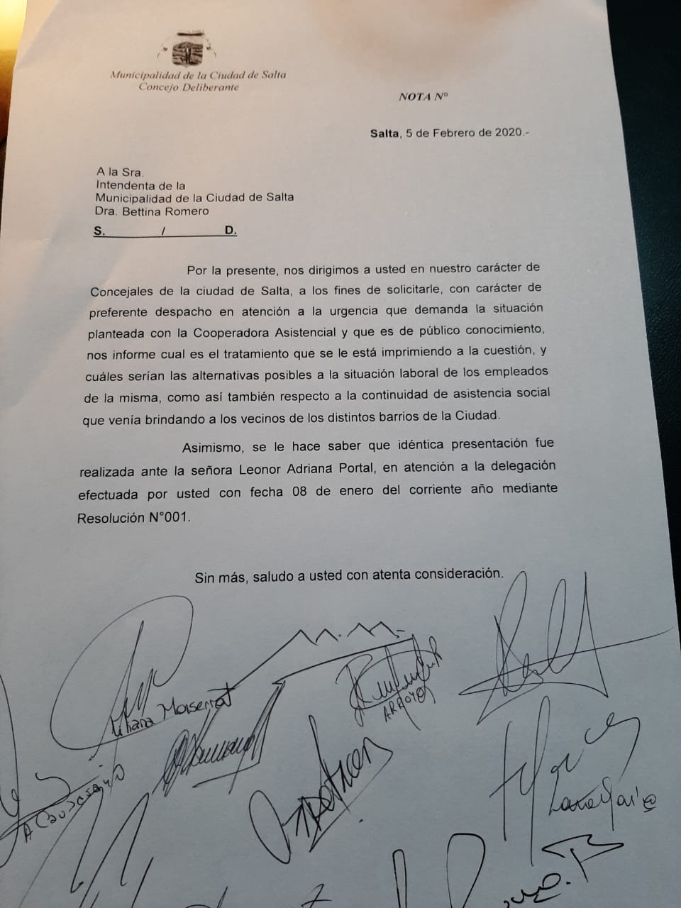 Concejales exigen solución a Bettina