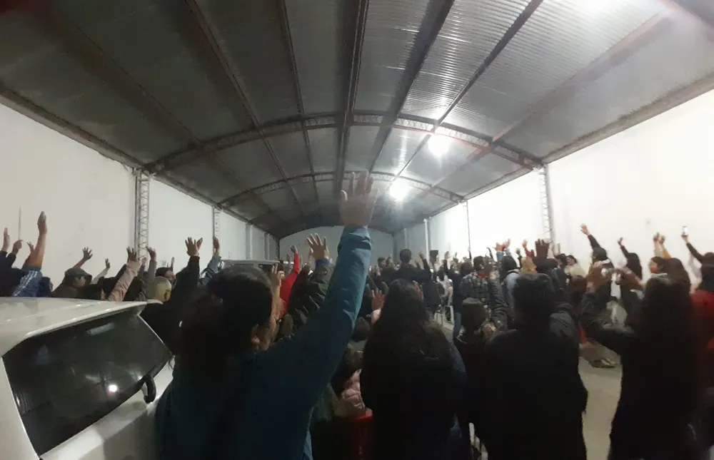 ASAMBLEA decide paro por tiempo indeterminado y marcha el lunes