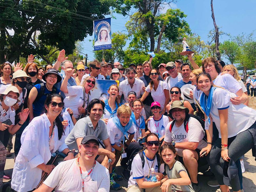 Esteban Bullrich con militantes PRO