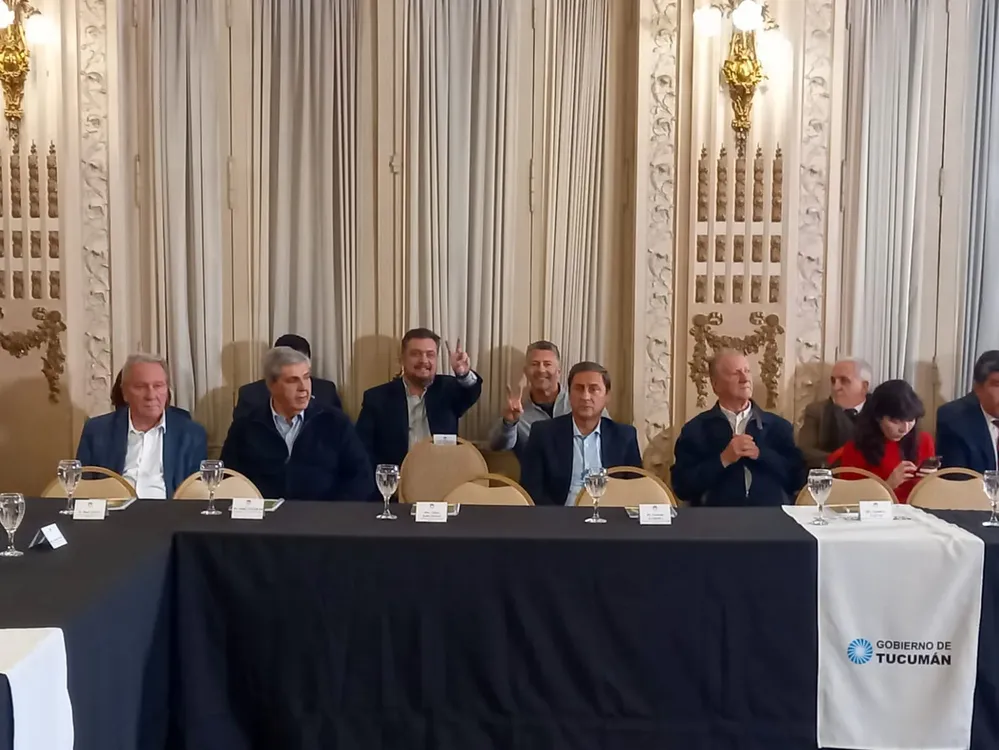 Haquim en la cumbre con Massa en Tucumán