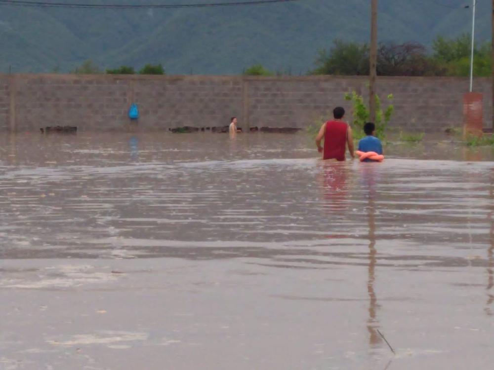CERRILLOS Barrio Santa Rita quedó bajo las aguas