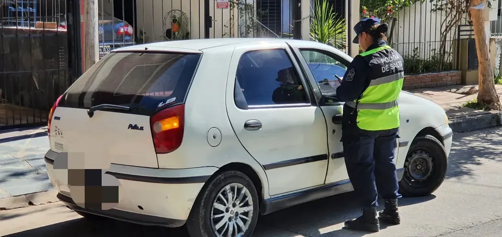 IRREGULARIDADES ofrecía plata por voto desde un automóvil