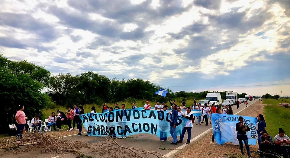 Embarcación docentes en la ruta