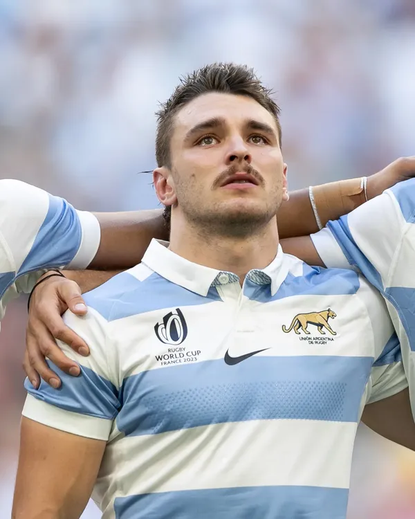 Lágrimas de Mateo Carreras en el himno nacional