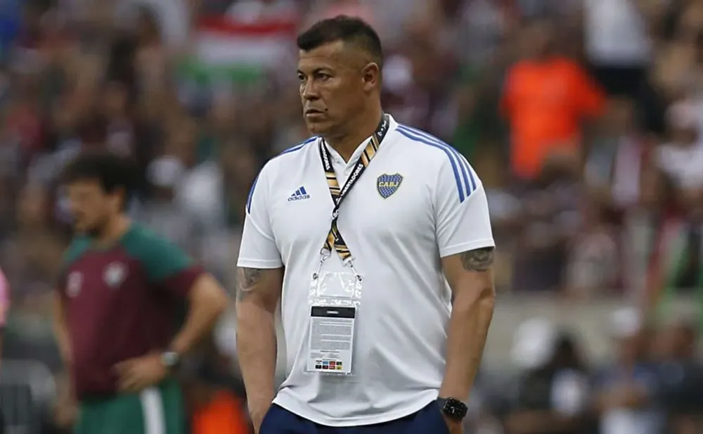 Jorge Almirón fue cuestionado por Sigal cuando éste fue reemplazado por Bruno Valdez