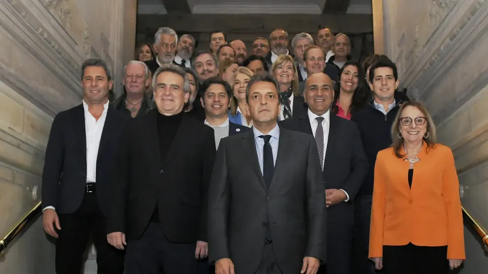 Massa y Rossi con gobernadores- Final (3)