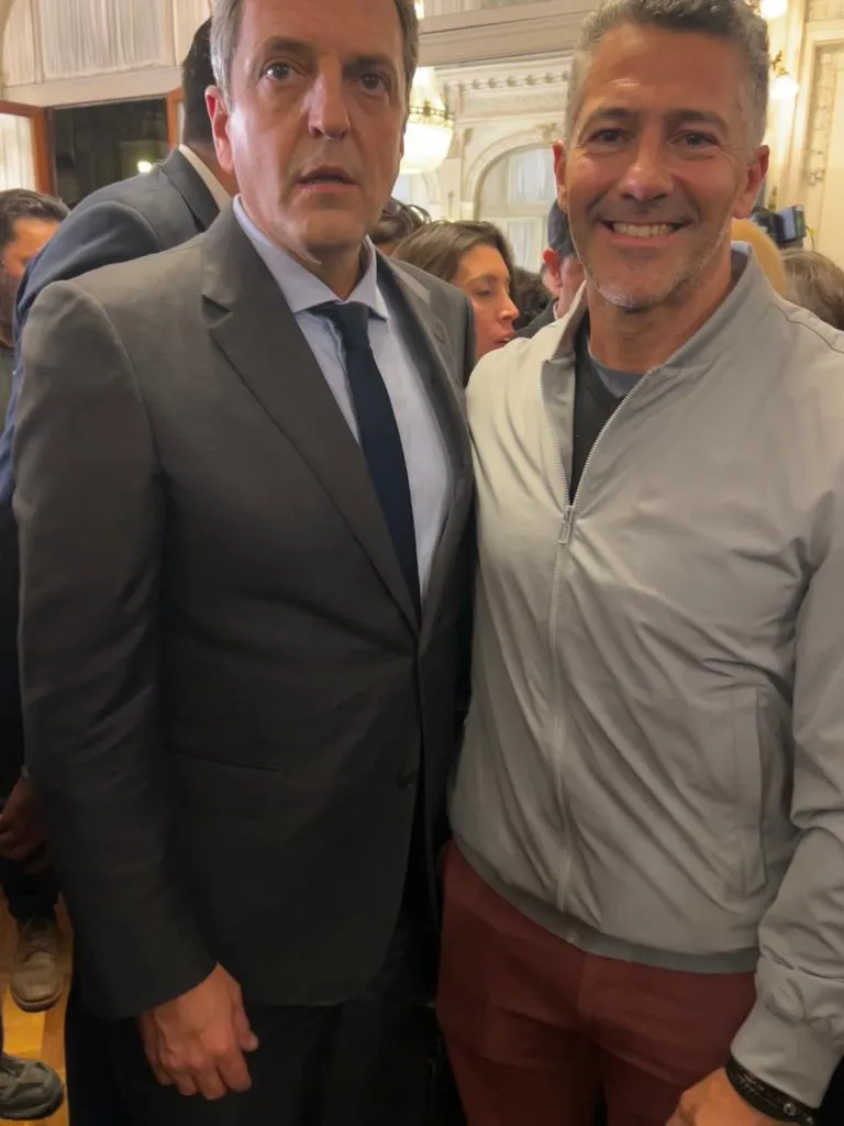 Gastón Galíndez con Sergio Massa