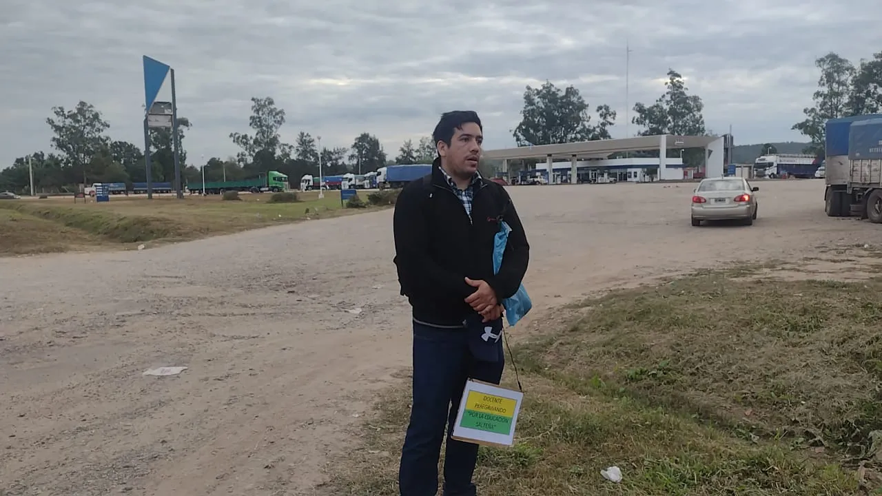 Javier Oviedo docente peregrino llegó a Embarcación