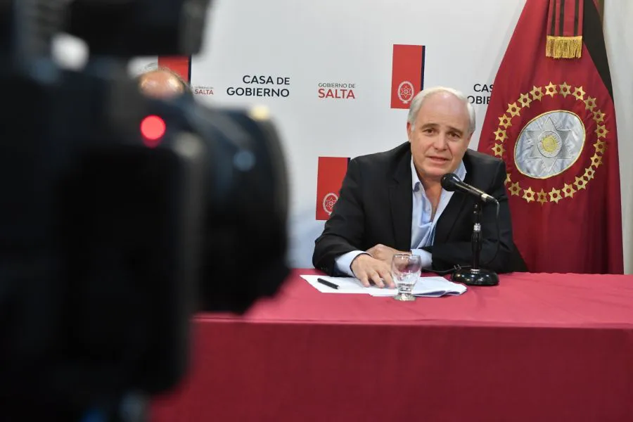 Matías Cánepa ministro de Educación anuncia aumento