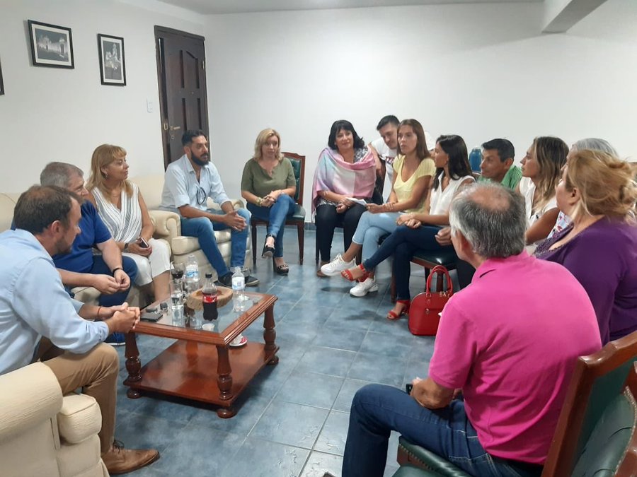 Concejales reunidos por el tema Cooperadora