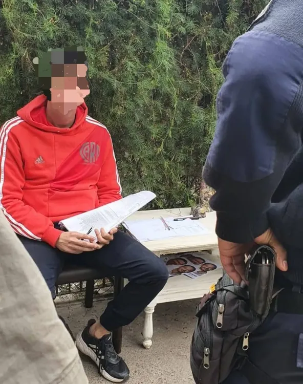 Irregularidads un joven agarrado infraganti por la policía