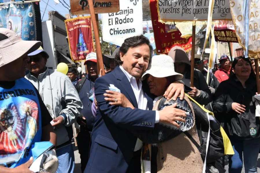 Saenz-nuestros-peregrinos-son-la-manifestacion-viva-de-la-fe-de-los-saltenios 009