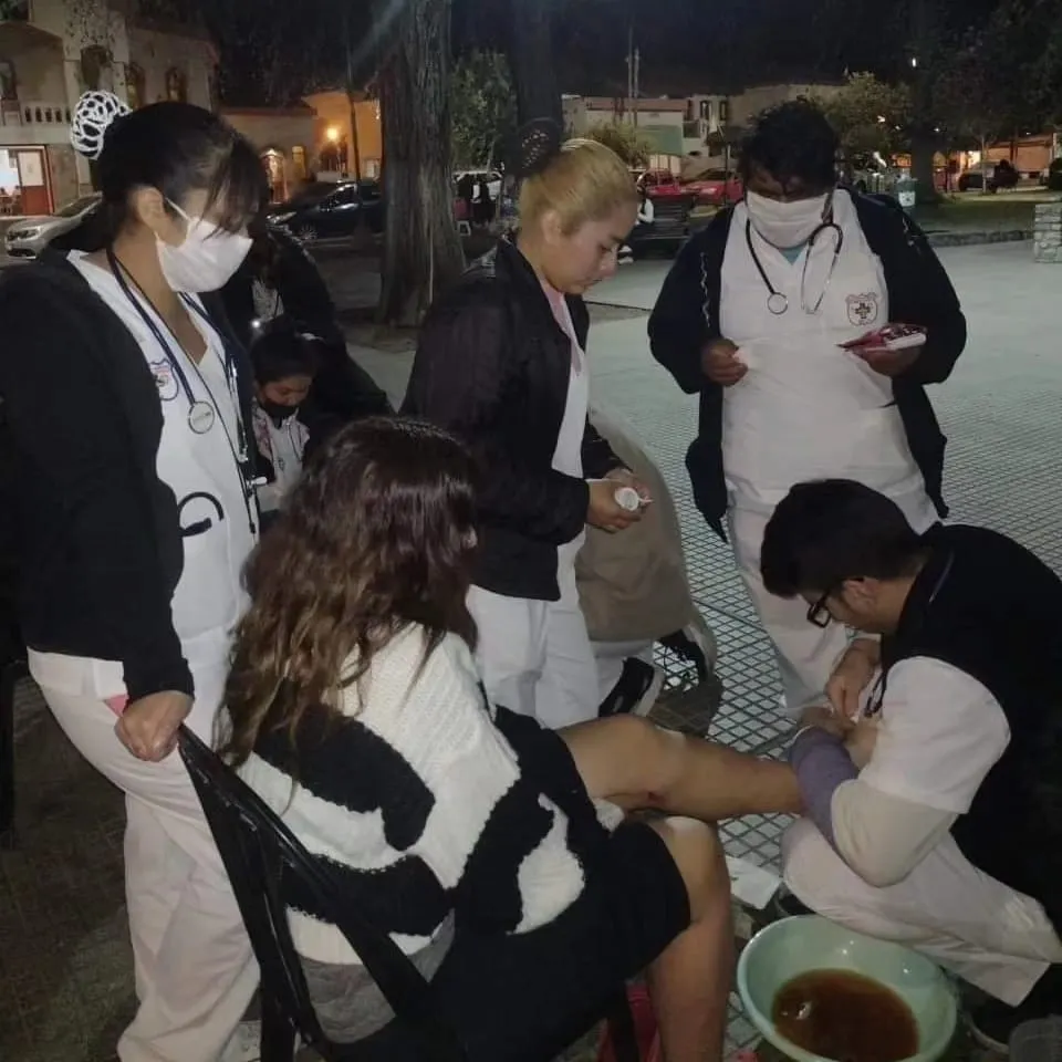 Atsa asiste a los peregrinos