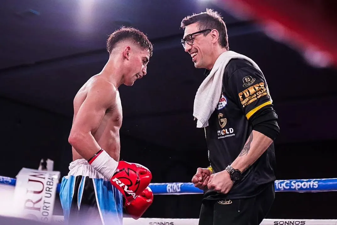 Ramón Quiroga vence a Efraín Rodríguez y gana cinturón Fedelatin Mosca (3)