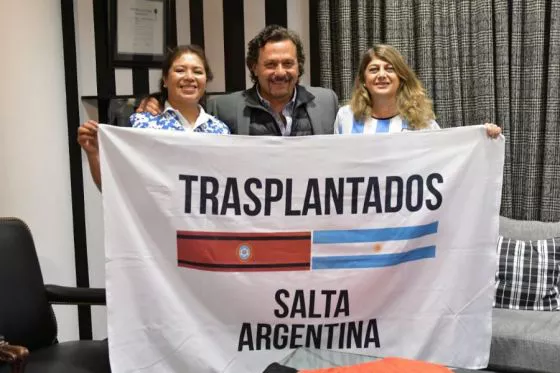 el gobernador saenz recibio a deportistas trasplantadas que representaran a salta en el mundial de australia