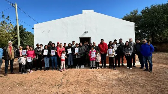 95856-el-ipv-entrego-diez-nuevas-casas-en-luis-burela