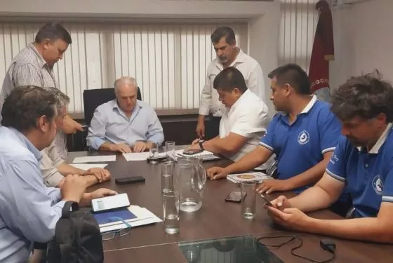 87545-el-gobierno-acordo-con-el-sector-docente-un-incremento-salarial-del-65-para-enero