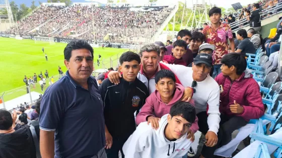 100471-deportistas-de-rivadavia-banda-norte-participaron-de-un-evento-futbolistico-profesional