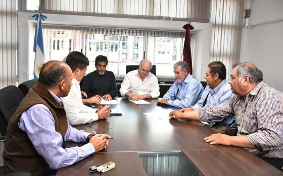 92583-el-gobierno-de-la-provincia-acordo-con-los-gremios-docentes-un-incremento-del-255-para-octubre