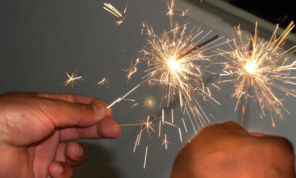 105579-salud-publica-recomienda-extremar-cuidados-en-ninios-para-evitar-quemaduras-durante-las-fiestas