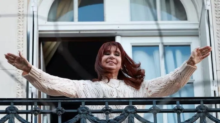 cristina-kirchner-balcon-2jpg