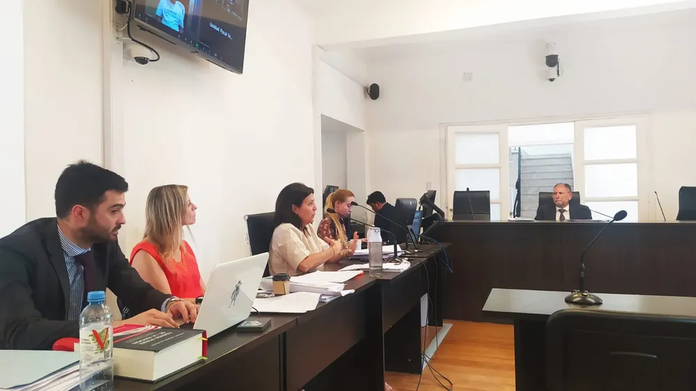 La-fiscal-junto-a-la-auxiliar-Pedrana-y-Jose-Lavilla