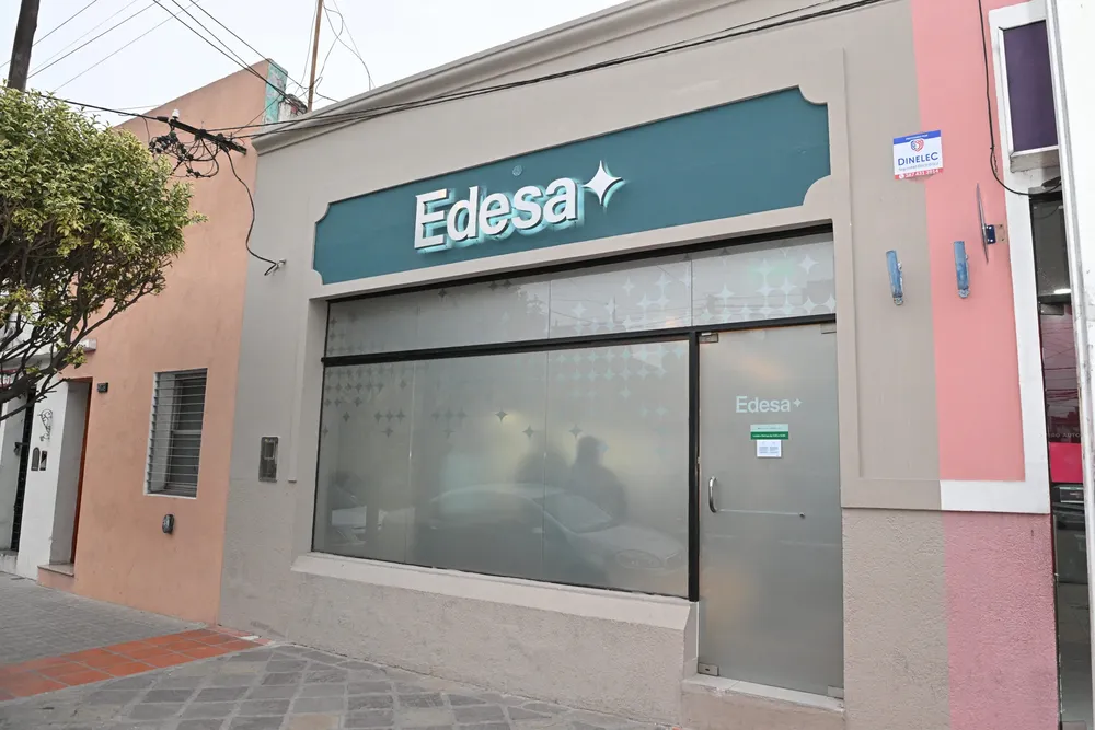 Oficina-Comercial-de-calle-Zuviria-Salta-Capital-scaled