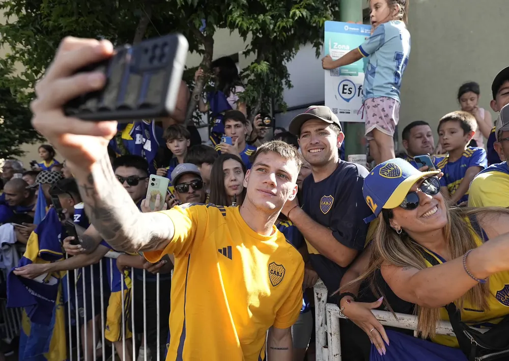 Boca los jugadores con los fans 002
