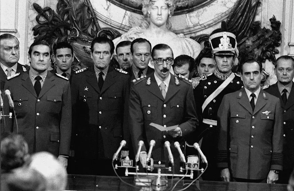 Videla asuma la dictadura más sangrienta y destructiva del país