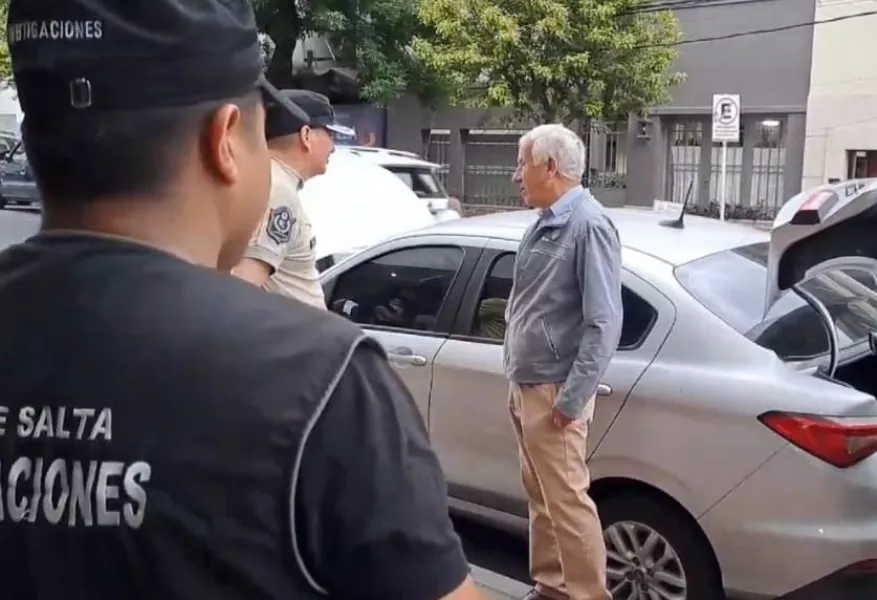 76029-dos-cordobeses-fueron-detenidos-en-el-centro-de-salta-por-robar-30-mil-dolares-y-joyas