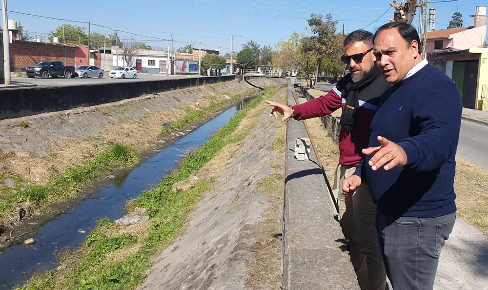 limpieza-canal-16-de-septiembre-1