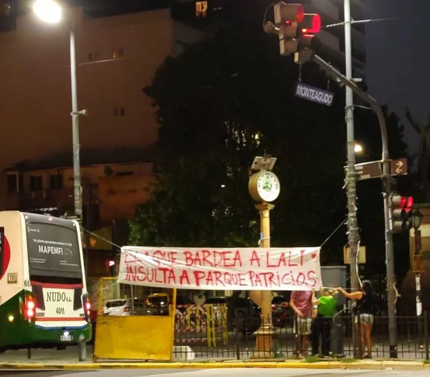 Lali - apoyo en Parque Patricios contra Milei 009