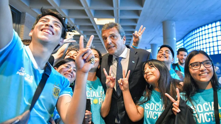 Massa con universitarios en Córdoba