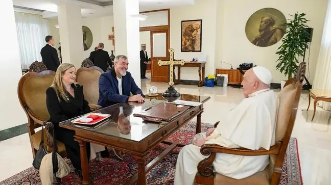 El Papa y Aguiar
