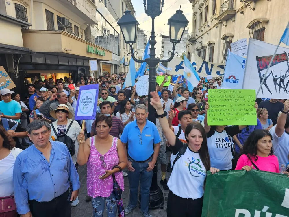 5b7b2475-6c22-463f-9b63-7c7cd64799e0