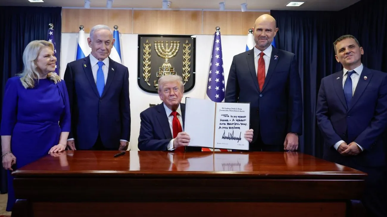 large_trump_firma_gaza_7635857fc8