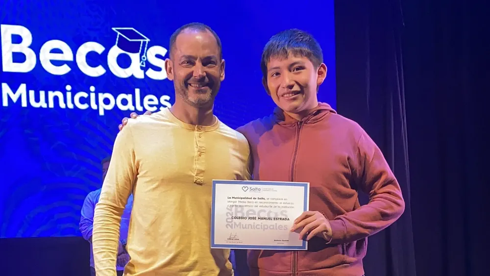 entrega-de-becas-2048x1152