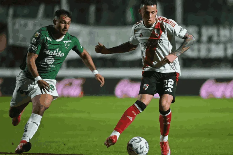River no pudo con Sarmiento
