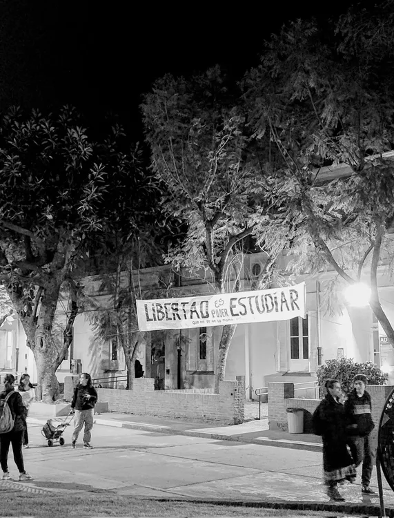 Universidad de Quilmes anoche