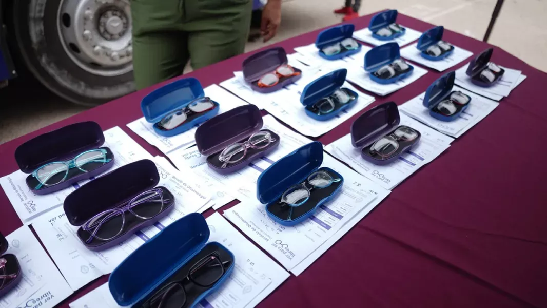 operativo Ver Para Ser Libres 2 anteojos